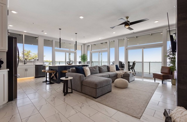 Luxury Lakefront Condo w/ Private Hot Tub & Sauna