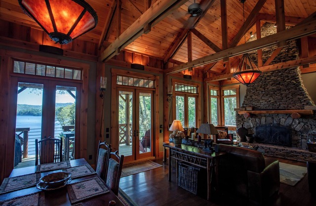 Luxury Lakefront Retreat, Breathtaking Views from Every Window