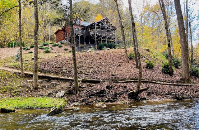NUEVO Luxury Log Cabin en Nantahala, NC, en White Oak Creek