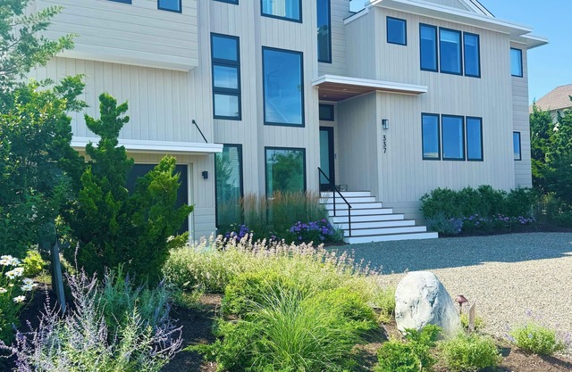Luxury Loveladies Lagoon front home, 6 bedrooms, 7 bathrooms, heated pool & more