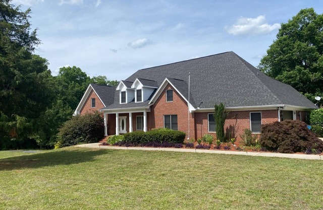 Luxury Mansion Experience – A Retreat of Elegance & Comfort in McDonough, GA