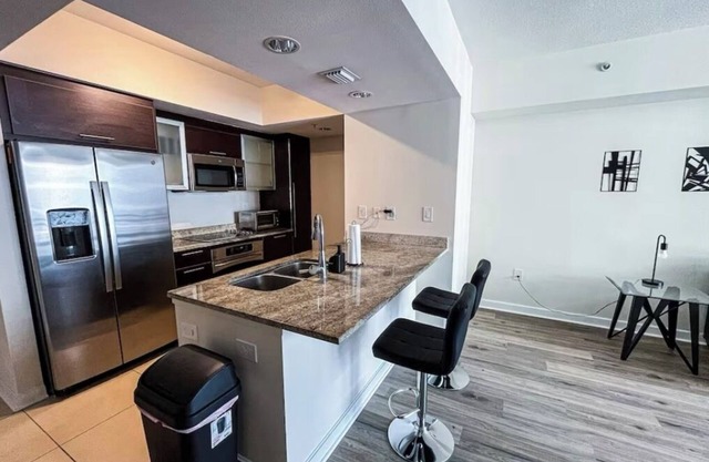 Luxury, New Stylish, Condo Downtown!