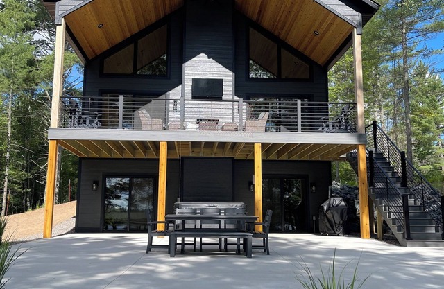 Luxury northwoods lakeside getaway perfect for groups