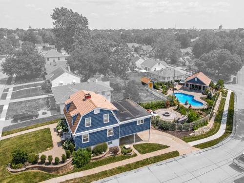 Luxury Oasis Heated Pool, Hot Tub, BBQ