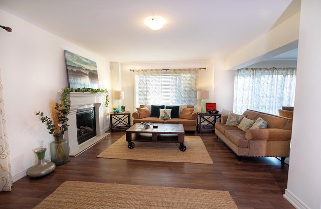 🍷 Luxury Pond House, 10 minutes to Niagara Falls