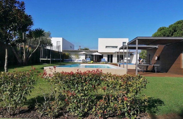 Fantástica villa llena de actividades en Meco