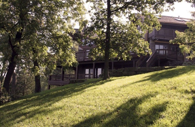 Luxury Ranch Lodge en 300 acres, a las afueras del territorio de Galena. 20 dormitorios.