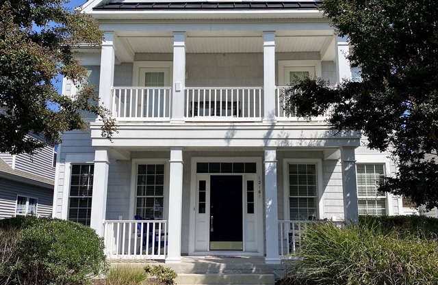 Luxury Resort Home W / piscinas cubiertas y al aire libre; Resort ofrece vistas a la isla de Assateague!