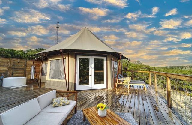 Luxury Tent #4 w/outdoor soaking tub and amazing views