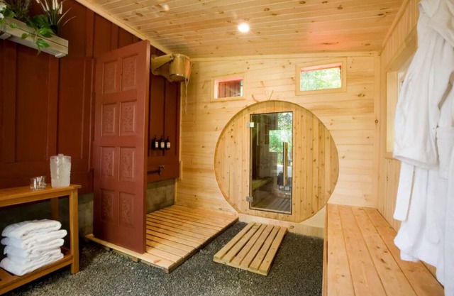 Luxury Tiny Home Ski Cabin with Barrel Sauna Room!