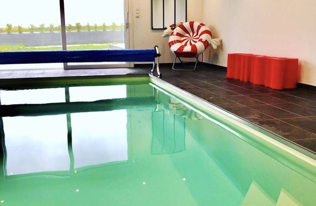 Luxury villa 4**** in Kerlouan, sea and beach 80m away, quiet,heated indoor pool