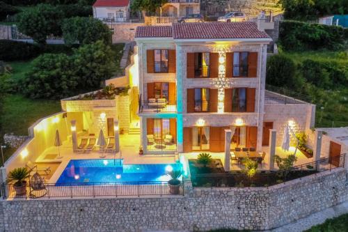 Luxury Villa Flower