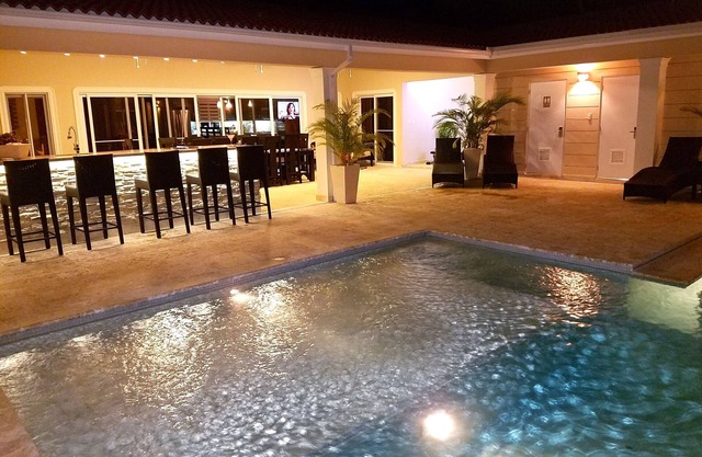 Villa de lujo con piscina infinita * Staff incl.* Bañera de hidromasaje * Sala de billar * Alta seguridad