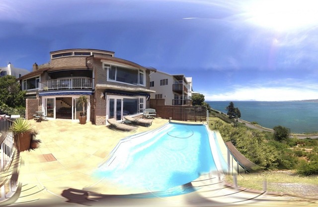 Villa de lujo con magníficas vistas situado en la prestigiosa calle en la Bahía de Gordon