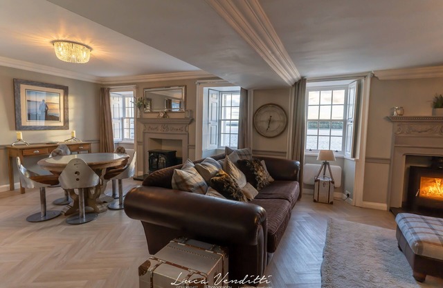 Luxury Waterfront home on stunning Findhorn Bay.