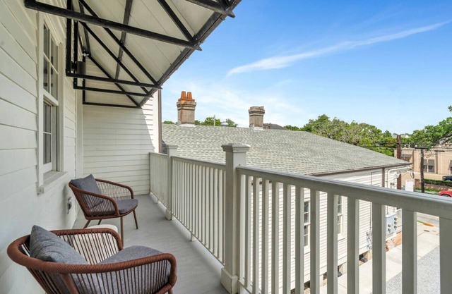Magazine St. Retreat | Outdoor Balcony + Parking