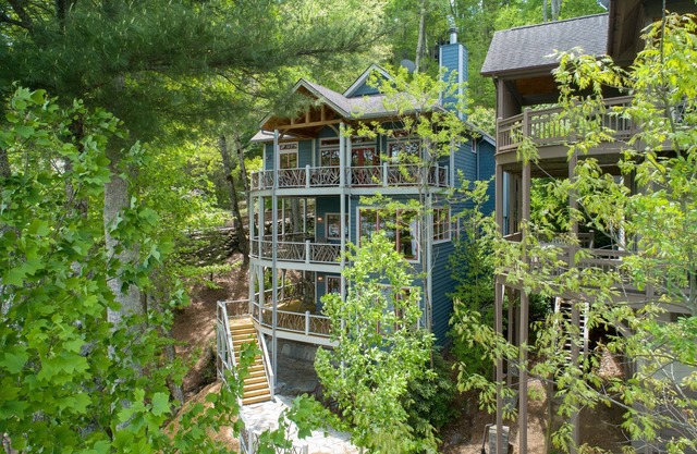 ¡Magia en el lago Glenville! ¡Reserve para PRIMAVERA ahora en este paraíso frente al lago!