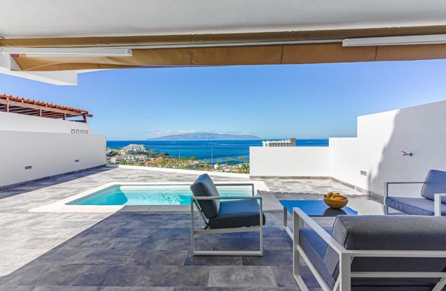Magnífico Bungalow con Vista Panorámica y Piscina Privada