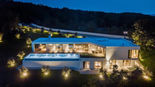 Magnificent Istria Villa Villa Green Oasis 4 Bedrooms Spacious Sun Terrace With Outdoor Heated Pool Labin