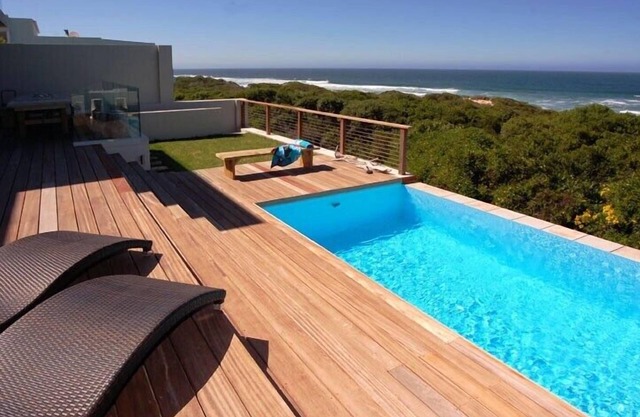 Magnífica casa de lujo frente al mar con acceso privado a la playa