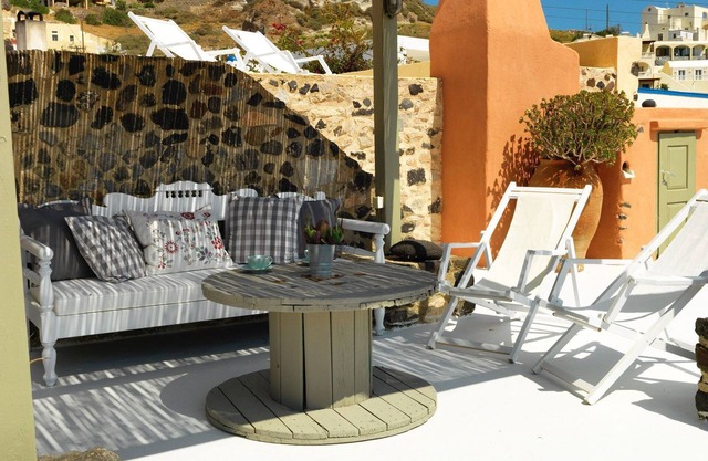 Magnificent Santorini Villas | 6 Bedrooms | Zoldyk Houses | Spacious Terrace with Courtyard Views | Exo Gonia