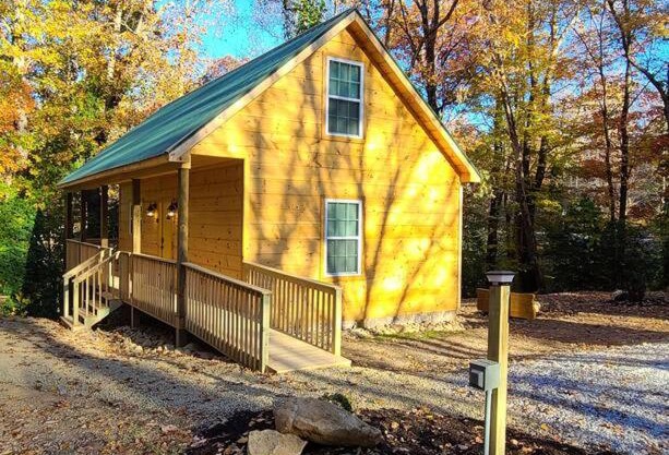 Magnolia Den a Pet-friendly Cabin Getaway near Gatlinburg