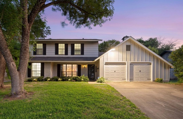 Magnolia Music House: Ideal for Families and Large Groups with Game Room + Outdoor Fun