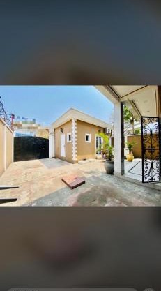 maison avec bar privé à kintélé