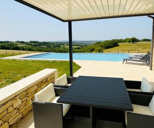 Maison de charme avec vue sublime et piscine à débordement