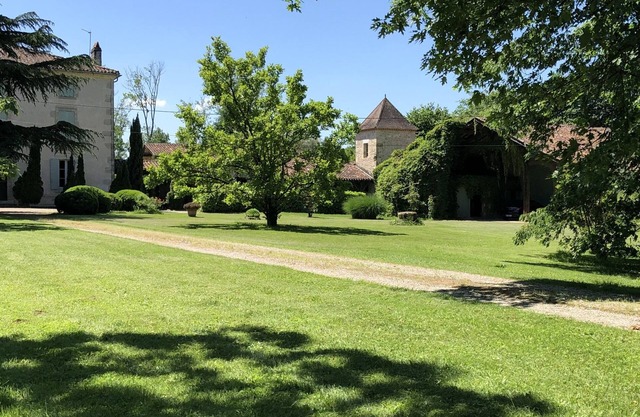 Mansión auténtica, en el lote, país, piscina climatizada, sauna, tenis