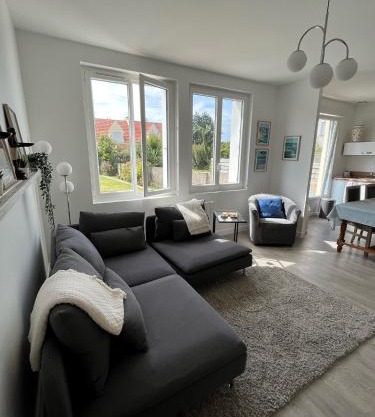 Maison de ville à la mer très bien équipée proche centre avec commerces