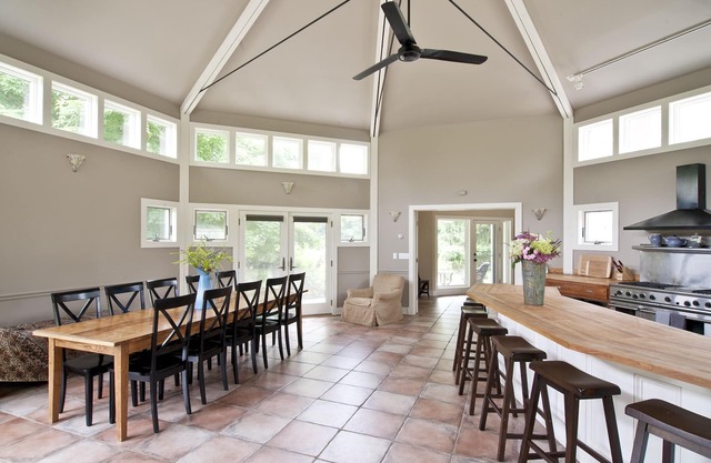 Espectacular cocina, 6 dormitorios, en finca de 20 acres con piscina en el suelo
