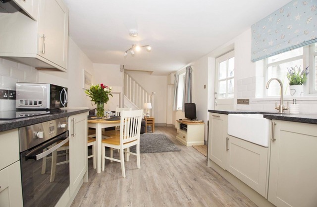 Malt Cottage Sleeps4-patio-petsok-parking