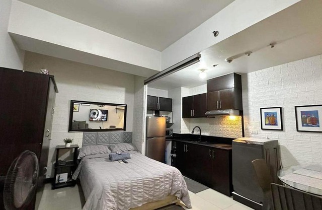 Manhattan Parkview studio unit