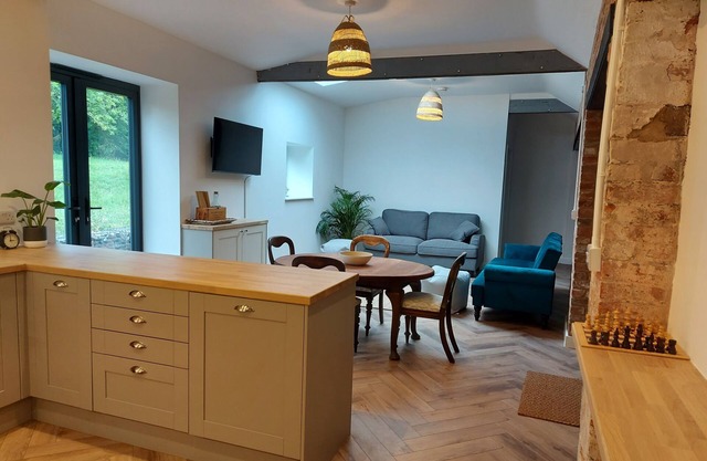 Granero-Moderno-Baño Privado-Vista al Jardín