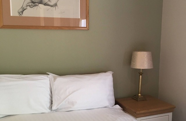 Manor Lodge a 10 minutos de la ciudad de Cardiff (duerme 6-8)
