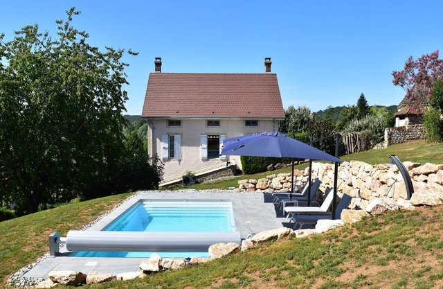 Casa rural con piscina en Martigny-le-Comte