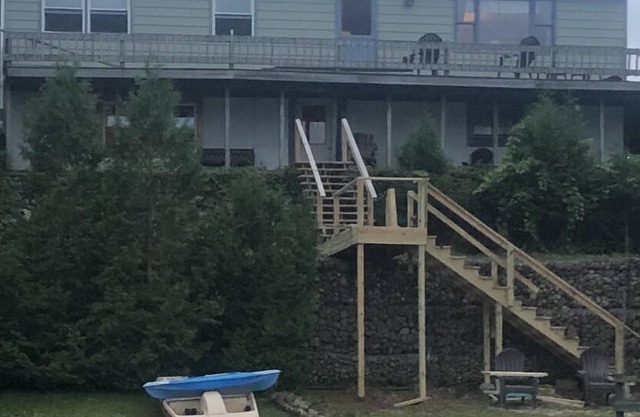 Maple Mountain House sleeps 10 - next door to Maple Mountain Cabin sleeps 6