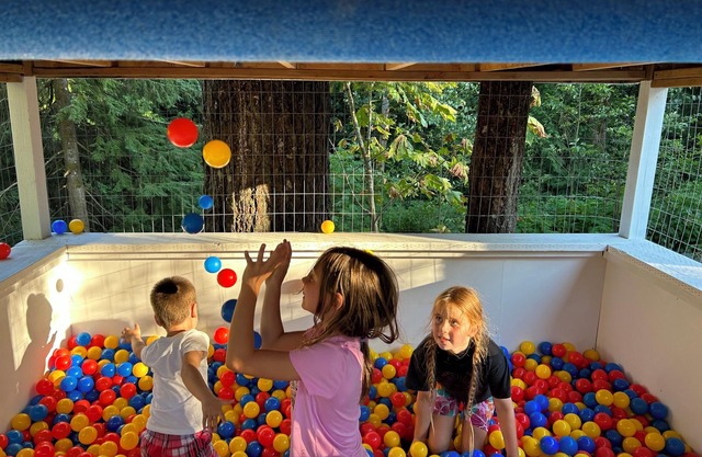 #Maplerockresort-13 acre/GolfCourse/VirtualGolf/Gymnasium/Arcade/Volleyball!!!