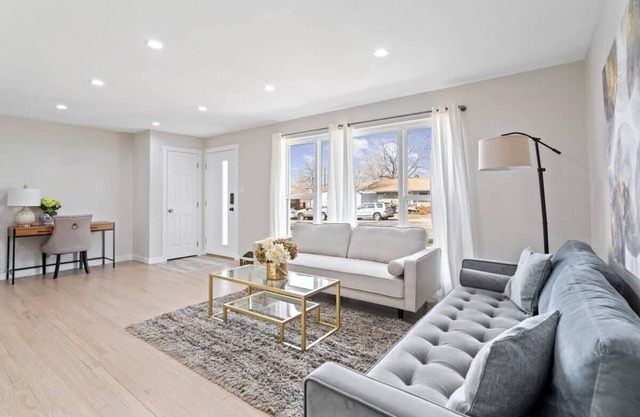 @ Marbella Lane - Modern 4BR Oasis near Olde Town