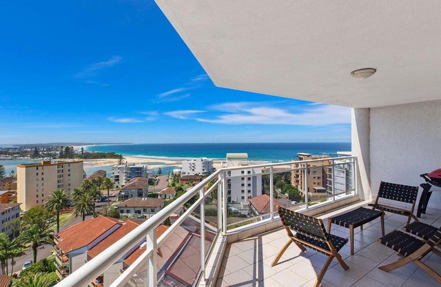 Mariners Highrise Apartment 902