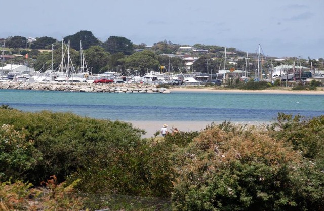 Marlin Waters Unit 2 walk to beach and river Bermagui