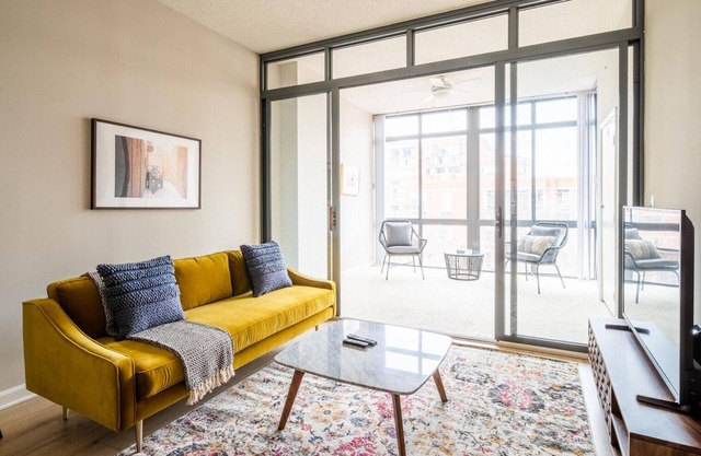 Marvelous Court House 1BR w/ Pool & Gym, nr Restaurants, by Blueground