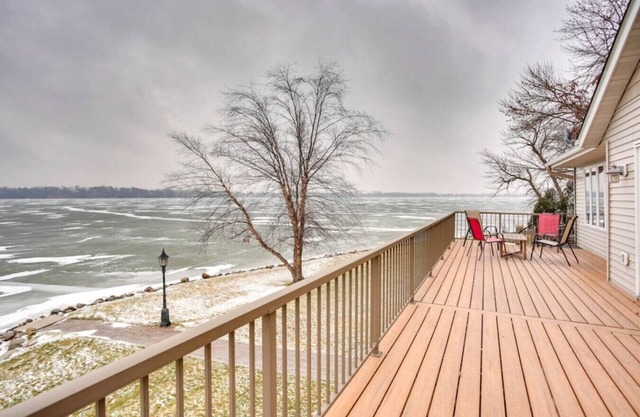 Massive 3 bedroom on the Lake!