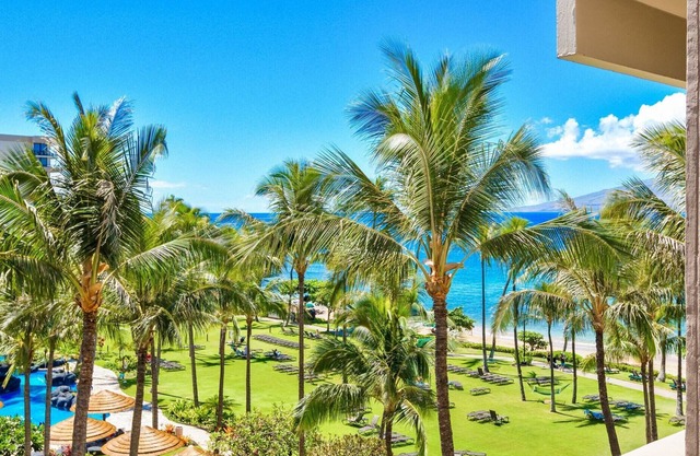 Alquiler de Maui Resort: Kaanapali Ali'i 362 - ¡Elegantemente remodelado 6to piso 2BR con vista al mar Y a la montaña!