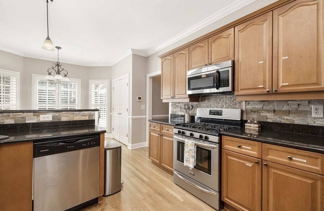 McKee Manor- South CLT/Matthews-3000 Sq Ft
