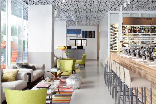 Mendeli Street Hotel By Prima Hotels - 18 years Plus