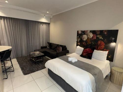 Menlyn Maine Residences 813