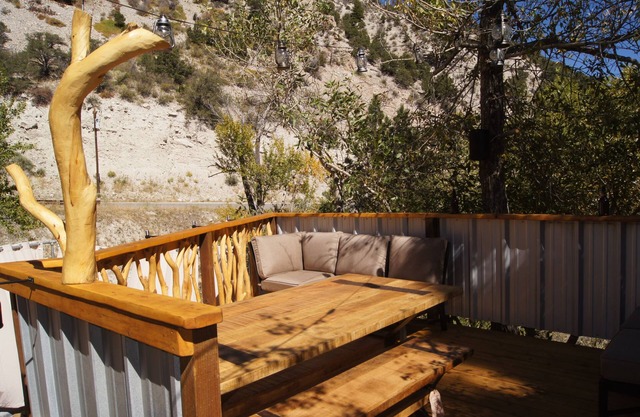 Merrifield Homestead Cabins & Hotsprings