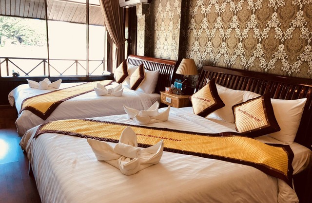 Merry Riverside Hotel